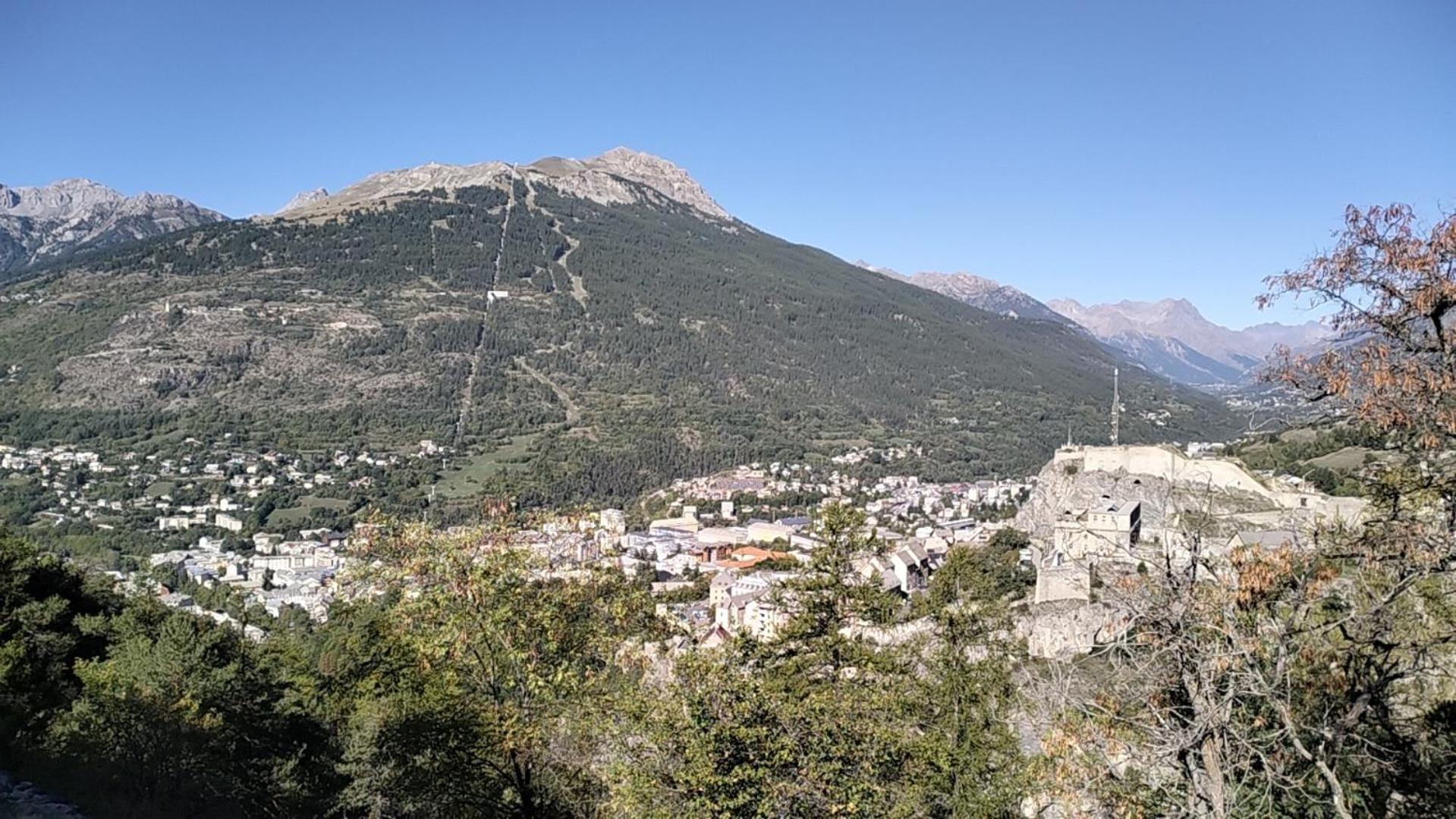 Le Guisanel Lägenhet Briançon Exteriör bild